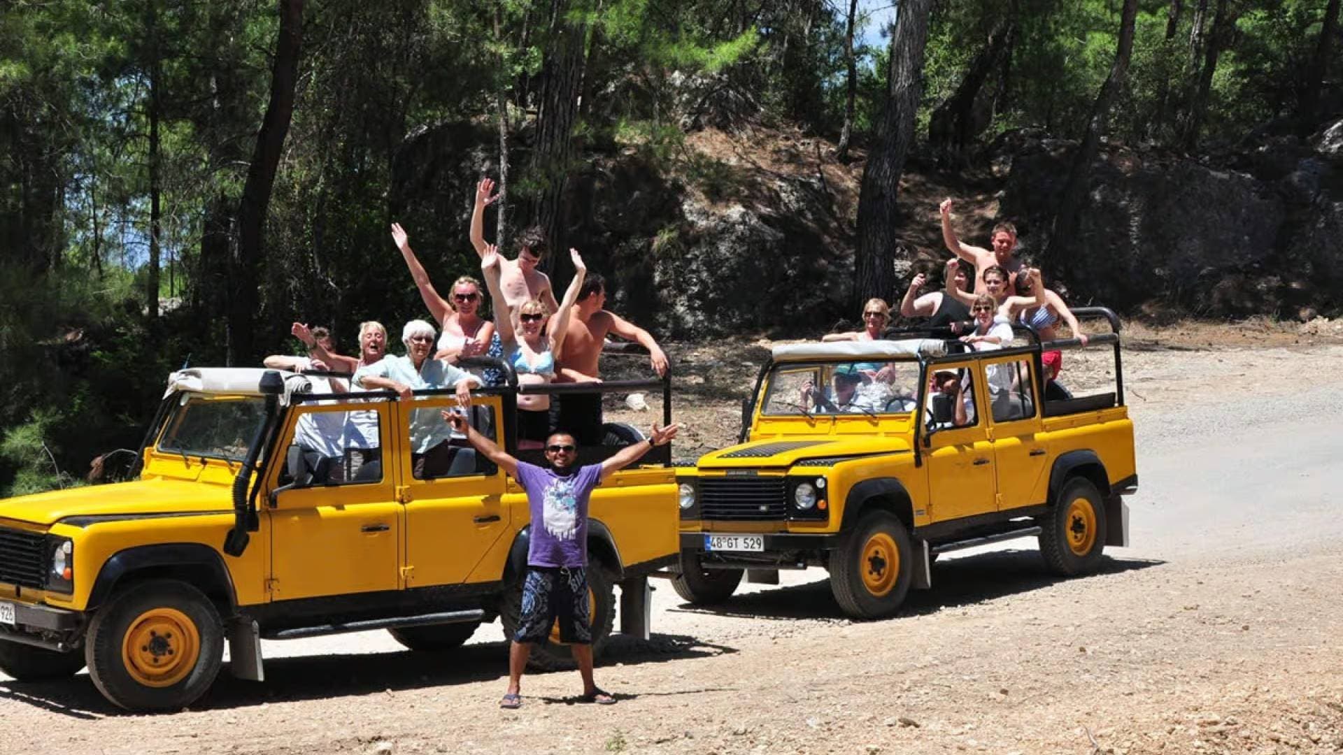 Aventură 3 în 1: rafting, safari cu jeepul și tiroliană